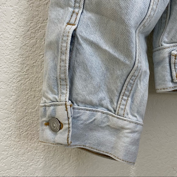 NWT Levi's Womens Ex Boyfriend Trucker Denim Jacket Floral Embroidered Size L - Picture 9 of 16